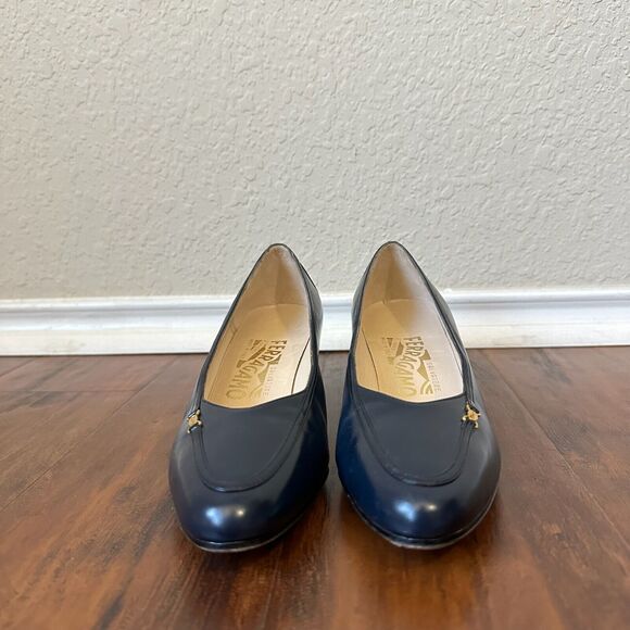 SALVATORE FERRAGAMO Slip-On Kitten Heel Dress Shoes in Navy Leather ITALY - Picture 3 of 12
